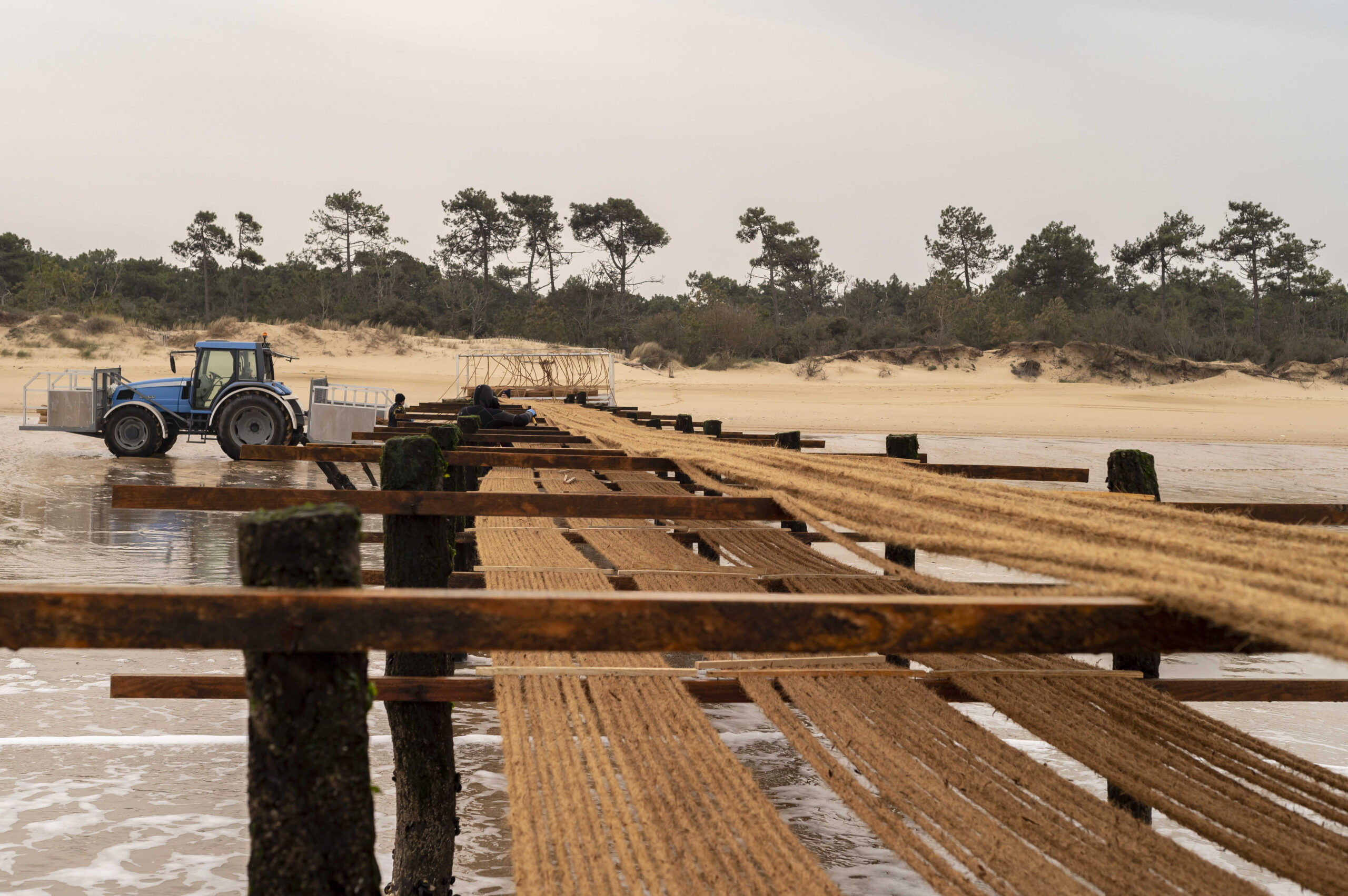 chantiers recouverts de cordes